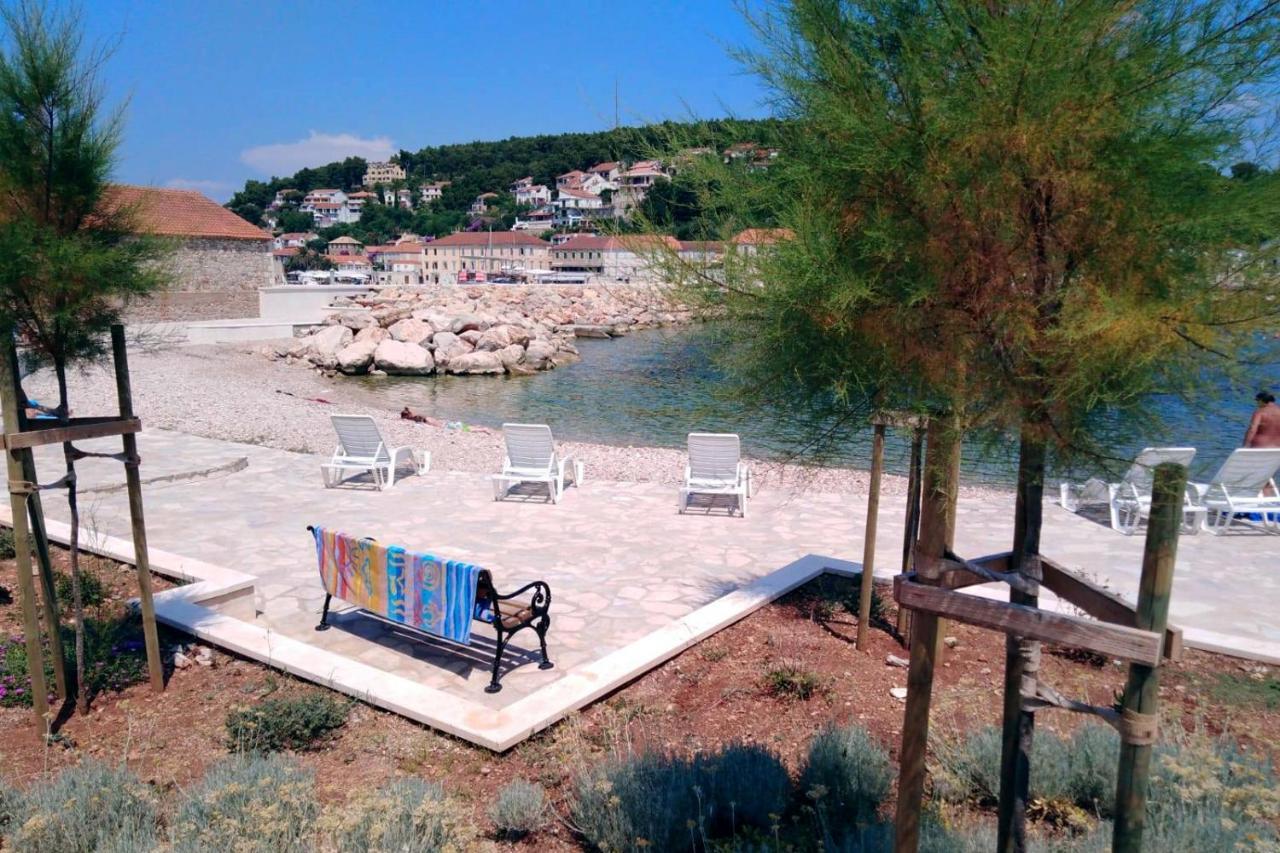 Apartments With A Parking Space Jelsa, Hvar - 8746 เยลซา ภายนอก รูปภาพ