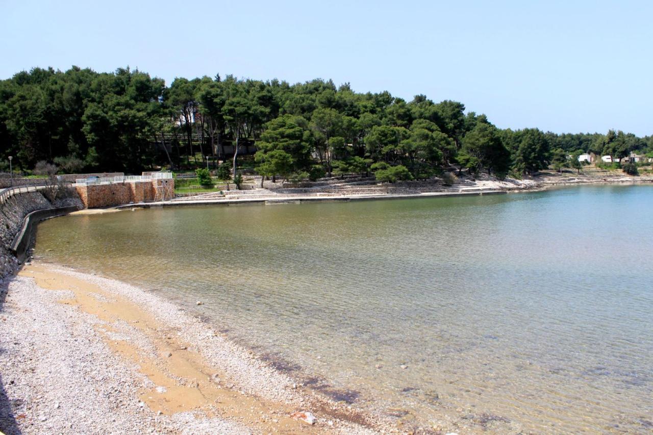 Apartments With A Parking Space Jelsa, Hvar - 8746 เยลซา ภายนอก รูปภาพ