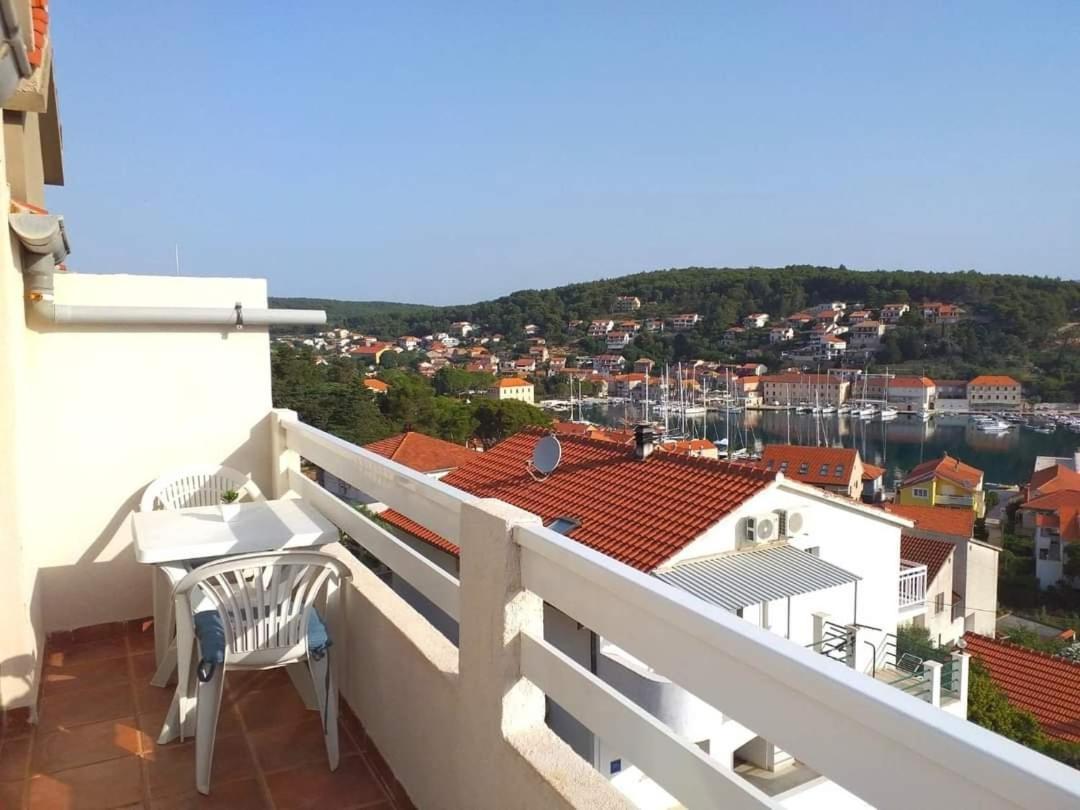 Apartments With A Parking Space Jelsa, Hvar - 8746 เยลซา ภายนอก รูปภาพ